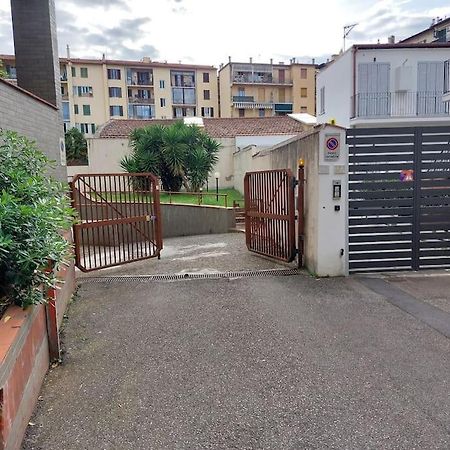 Lungarno 32 With Private Parking Apartment Florence Exterior photo